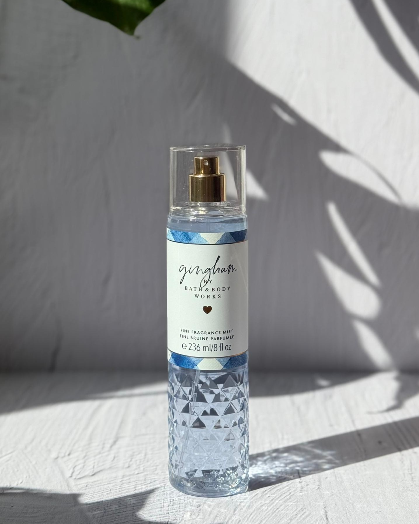 بادی میست زنانه Gingham از برند Bath & Body Works با رایحه گل‌فام و میوه‌ای ملایم، حجم ۲۳۶ میلی‌لیتر